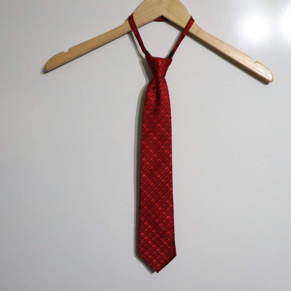 Umo Lorenzo Italy Red Zip Pull Tie
